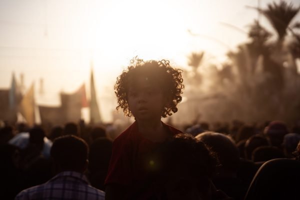 dream about losing child in crowd
