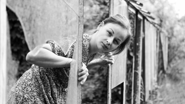 dreams about broken glass in skin